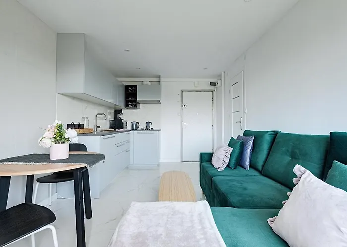 Apartman White Next To Polin Polish Jews Musem *